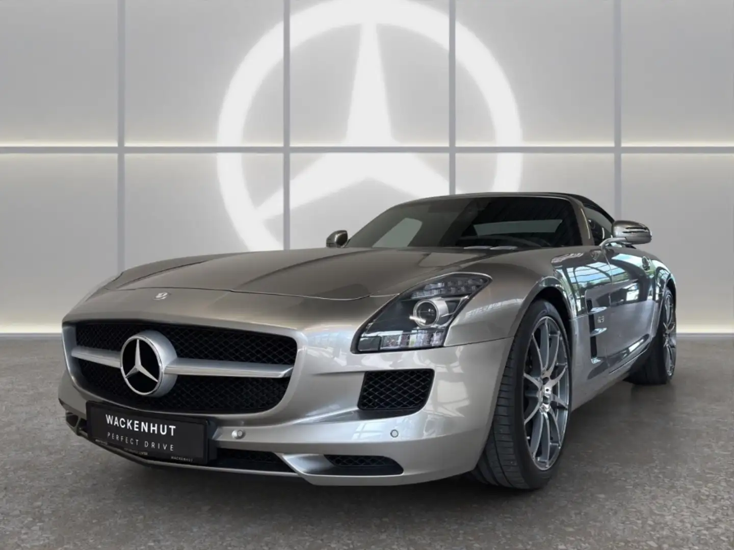 Mercedes-Benz SLS AMG Roadster RFK+BURM+COMAND+TOTW+PERF.LENKR Silber - 2