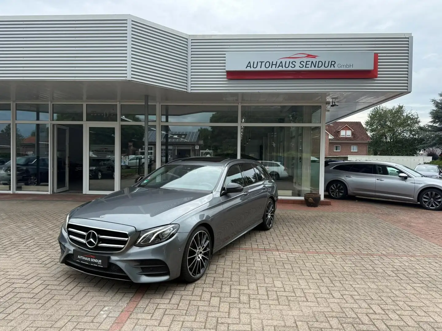 Mercedes-Benz E 350 E -Klasse T-Modell*TOP*SERVICE NEU*AMG Grau - 1