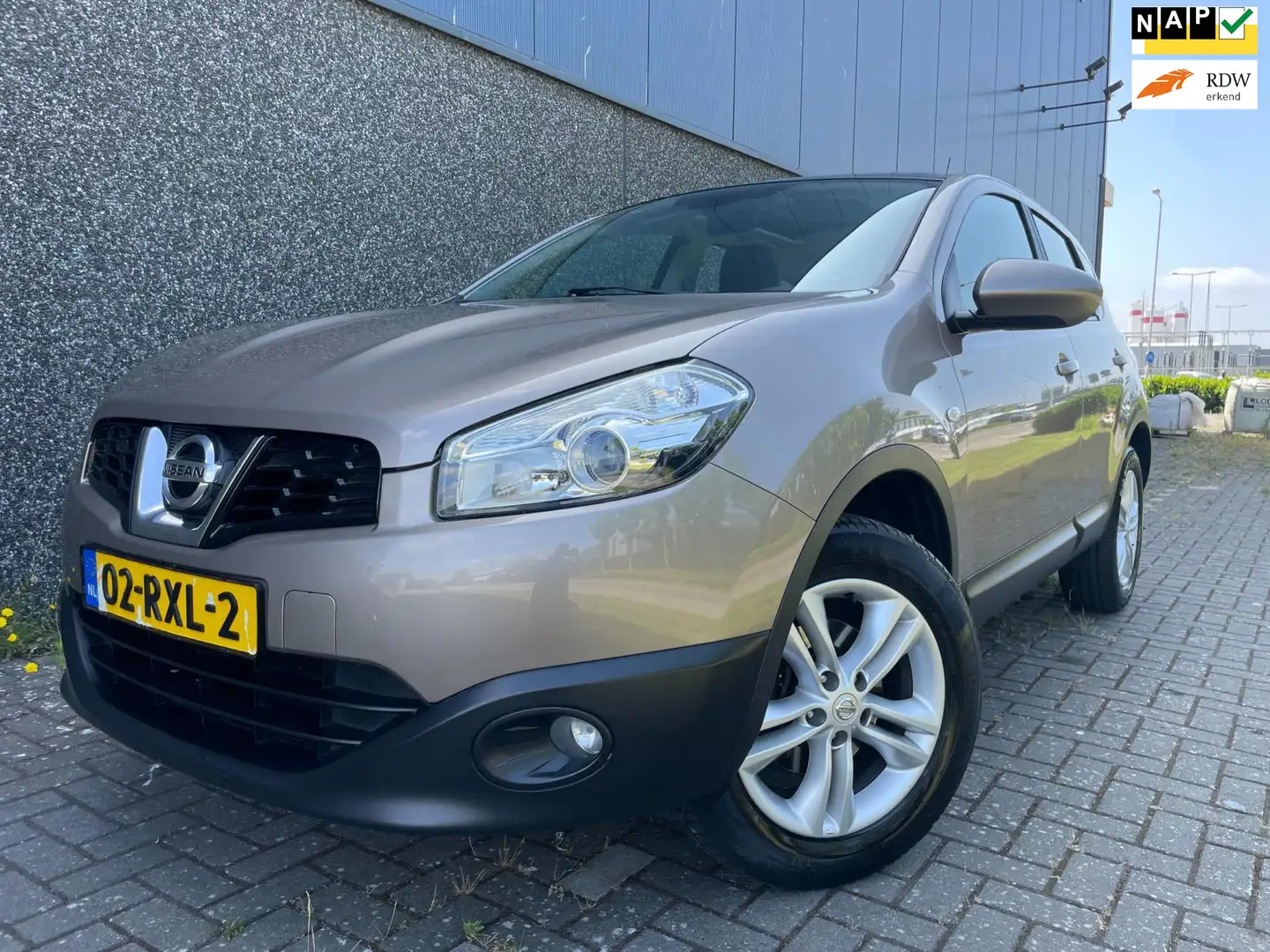 Nissan Qashqai 1.6 Connect Edition/Dealer onderh/PANO/TREKHAAK/ Brun - 1