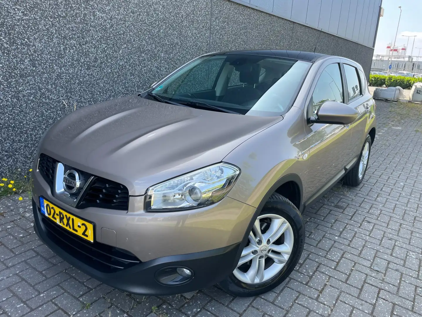 Nissan Qashqai 1.6 Connect Edition/Dealer onderh/PANO/TREKHAAK/ Brun - 2