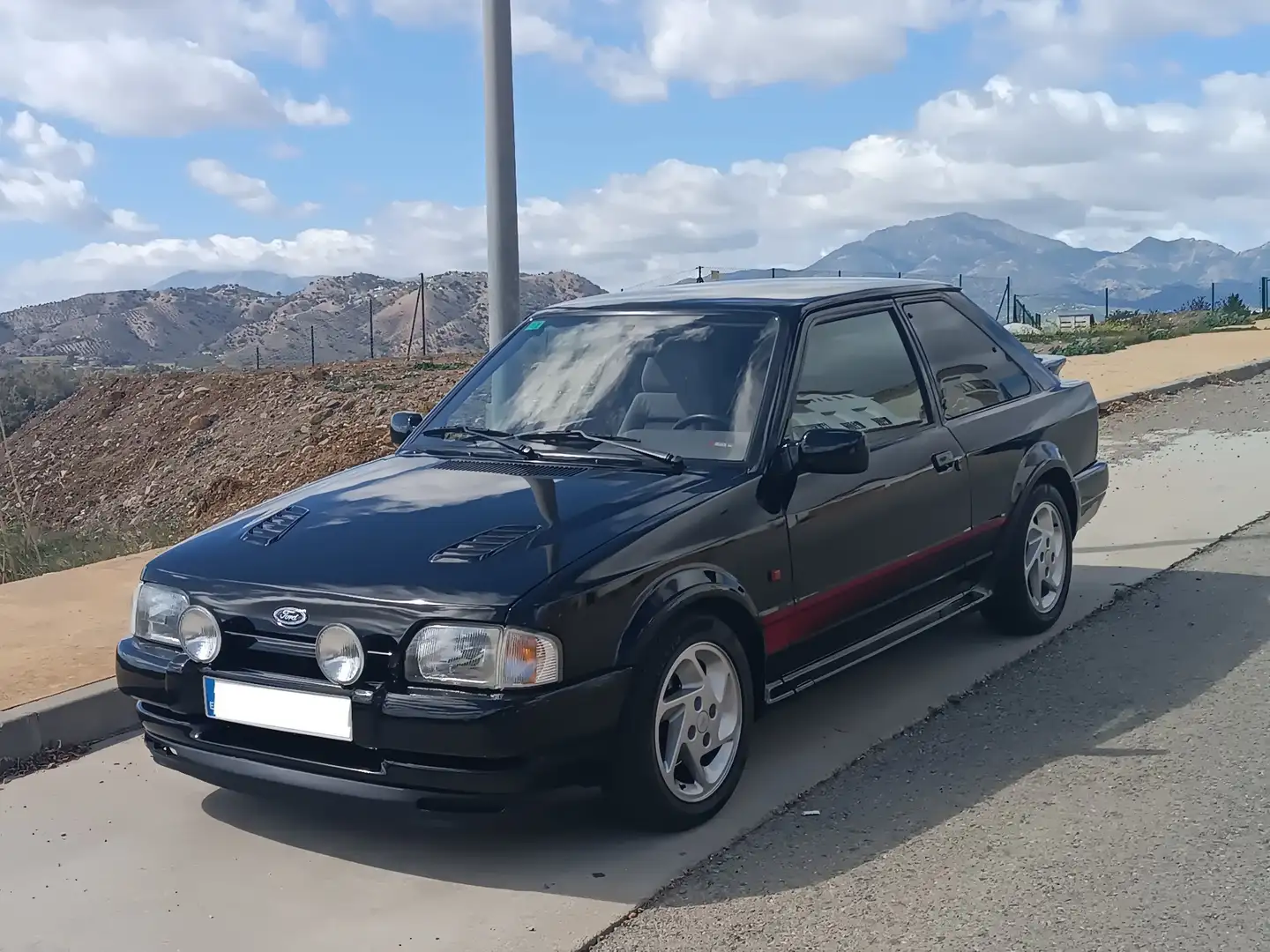 Ford Escort 1.6 RS Turbo crna - 1