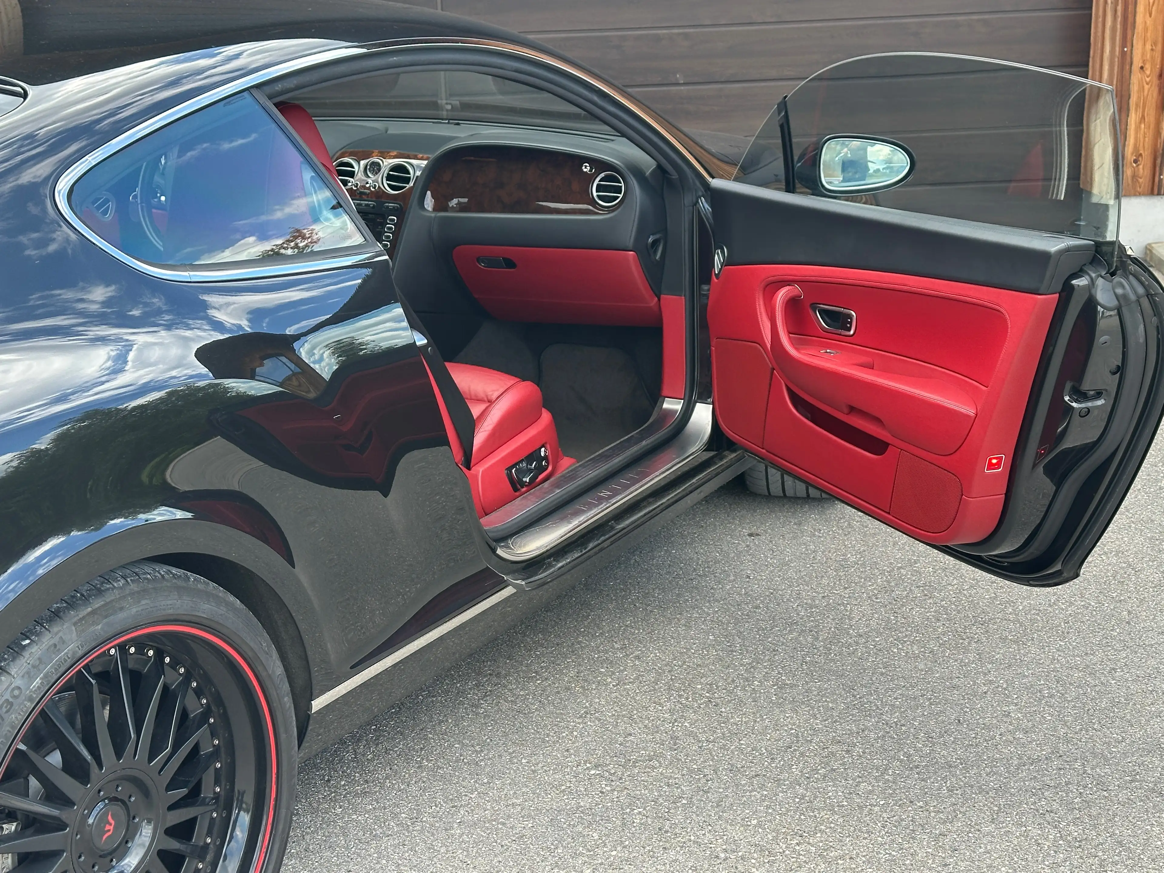Bentley Continental GT W12 — photo 8