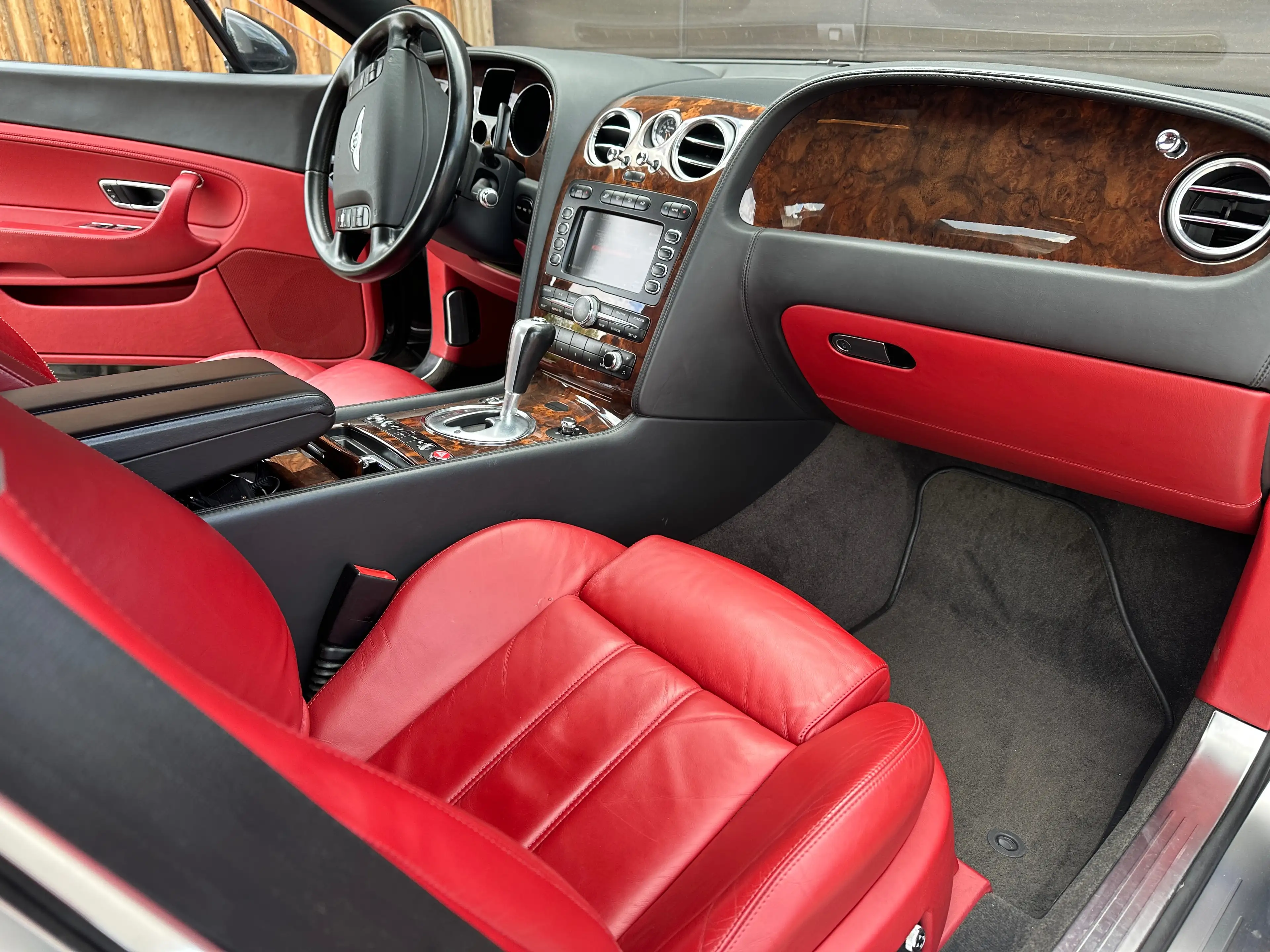 Bentley Continental GT W12 — photo 10