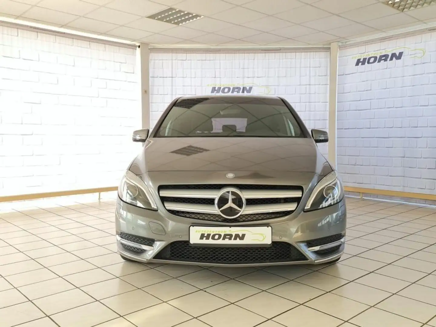 Mercedes-Benz B 200 B 200 (246.243) Šedá - 2