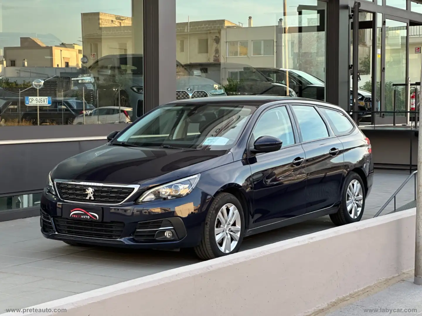 Peugeot 308 BlueHDi 130 S&S SW Business Schwarz - 1