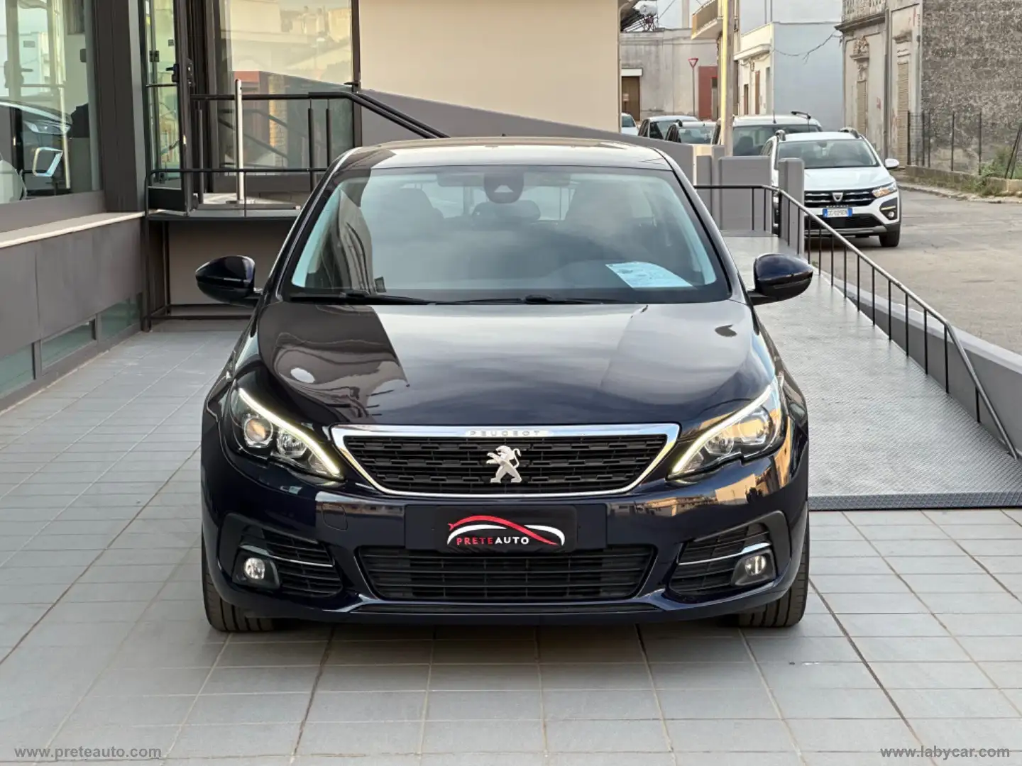 Peugeot 308 BlueHDi 130 S&S SW Business Schwarz - 2