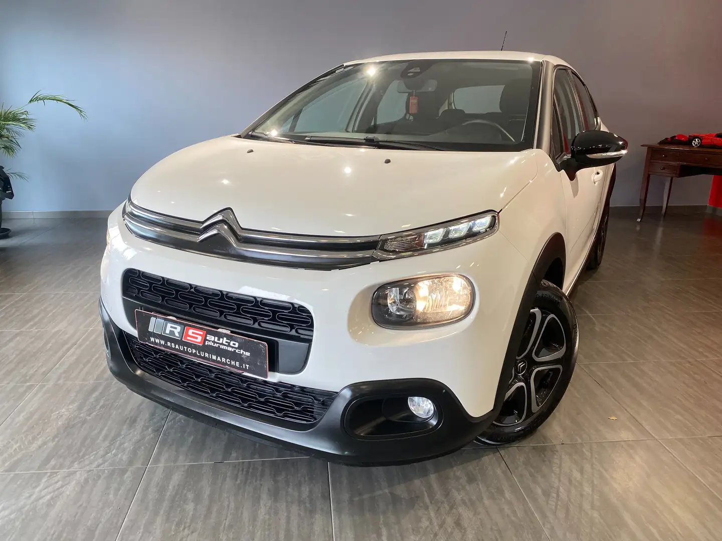 Citroen C3 1.2 puretech Feel Gpl 82cv neopatentati Bianco - 2