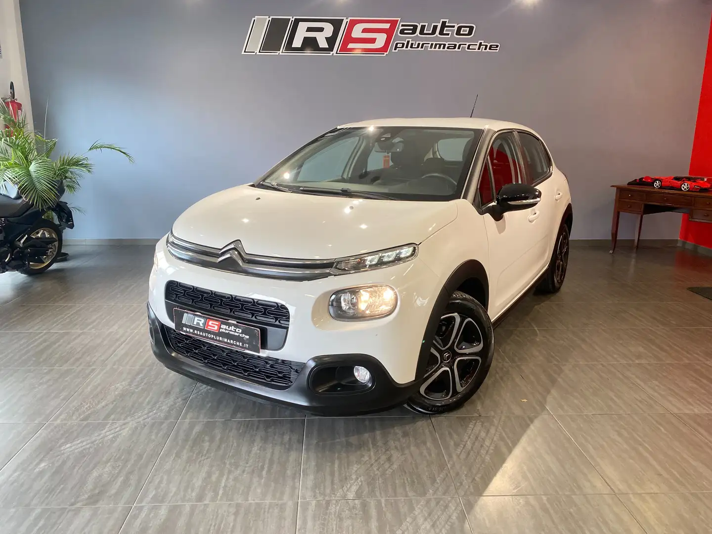 Citroen C3 1.2 puretech Feel Gpl 82cv neopatentati Bianco - 1