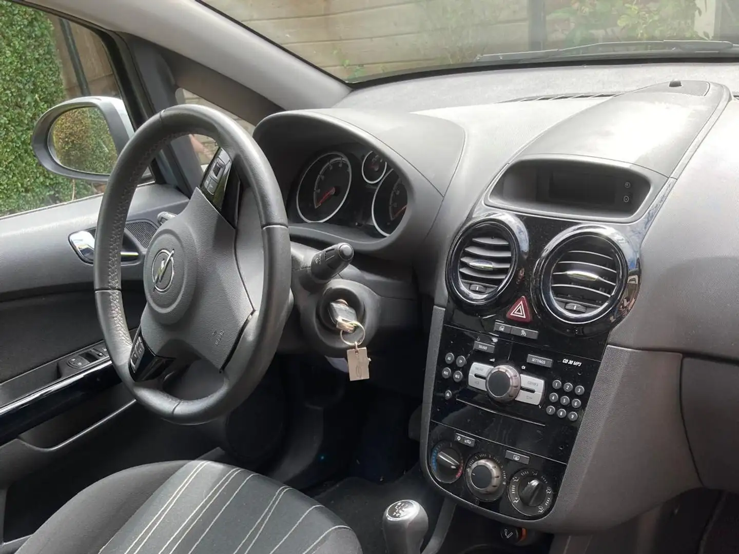 Opel Corsa Corsa 1.2-16V Color Edition Grijs - 1