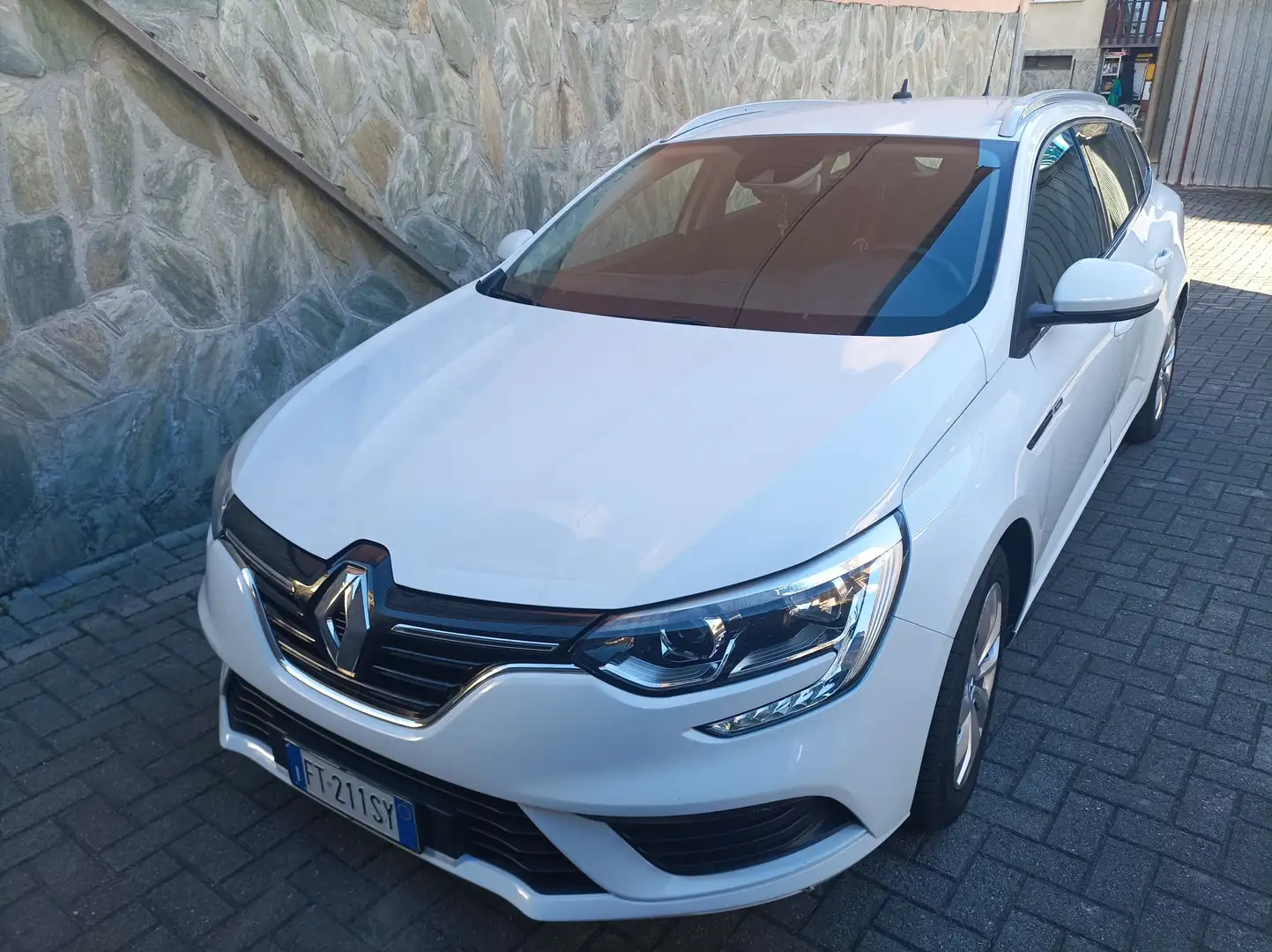 Renault Megane Megane IV 2016 Sporter  1.5 dci energy Duel 110cv Bianco - 1