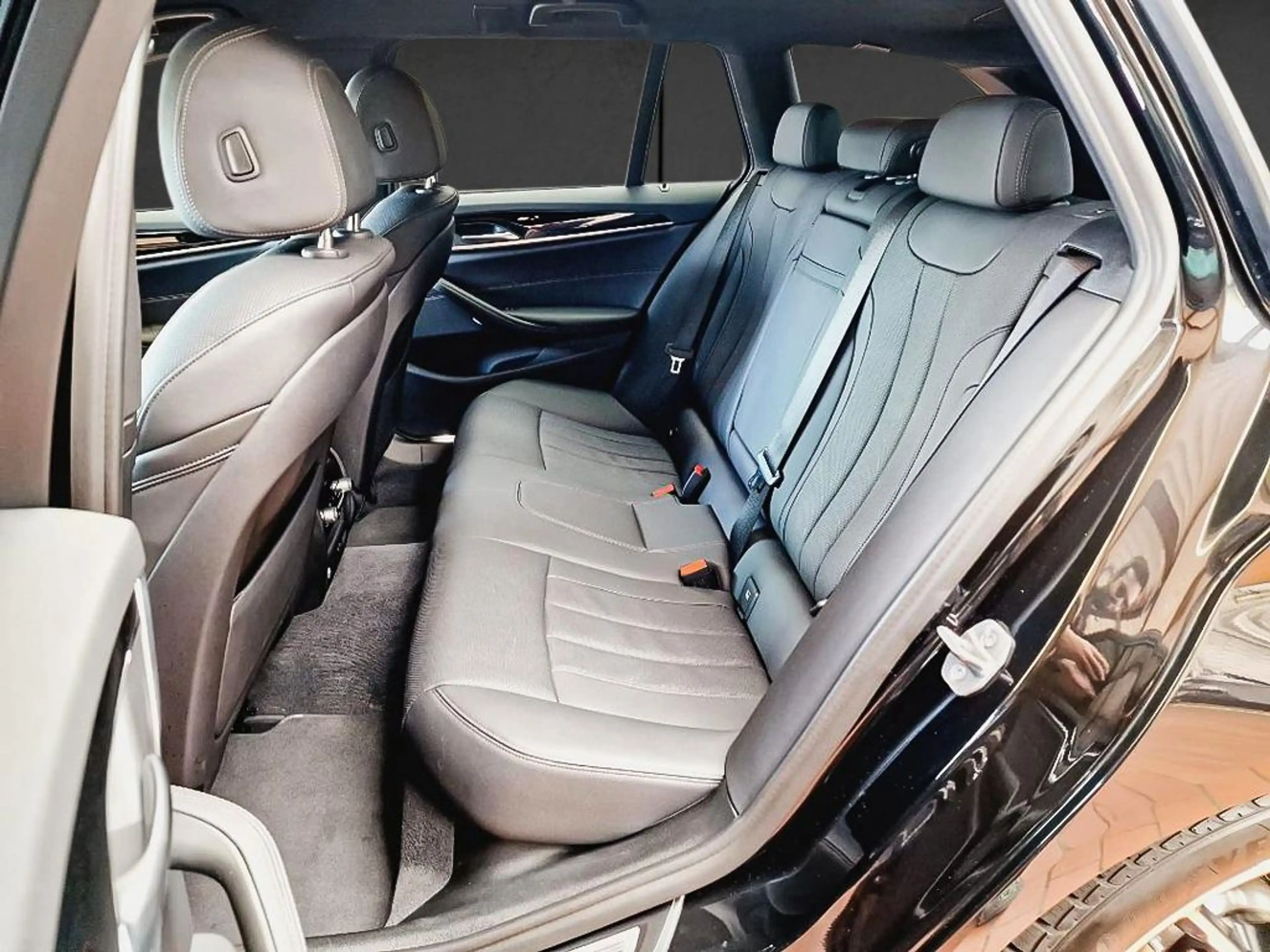 BMW 540 d xDrive Tour M Sport HeadUp AHK Kamera DA SH — photo 7