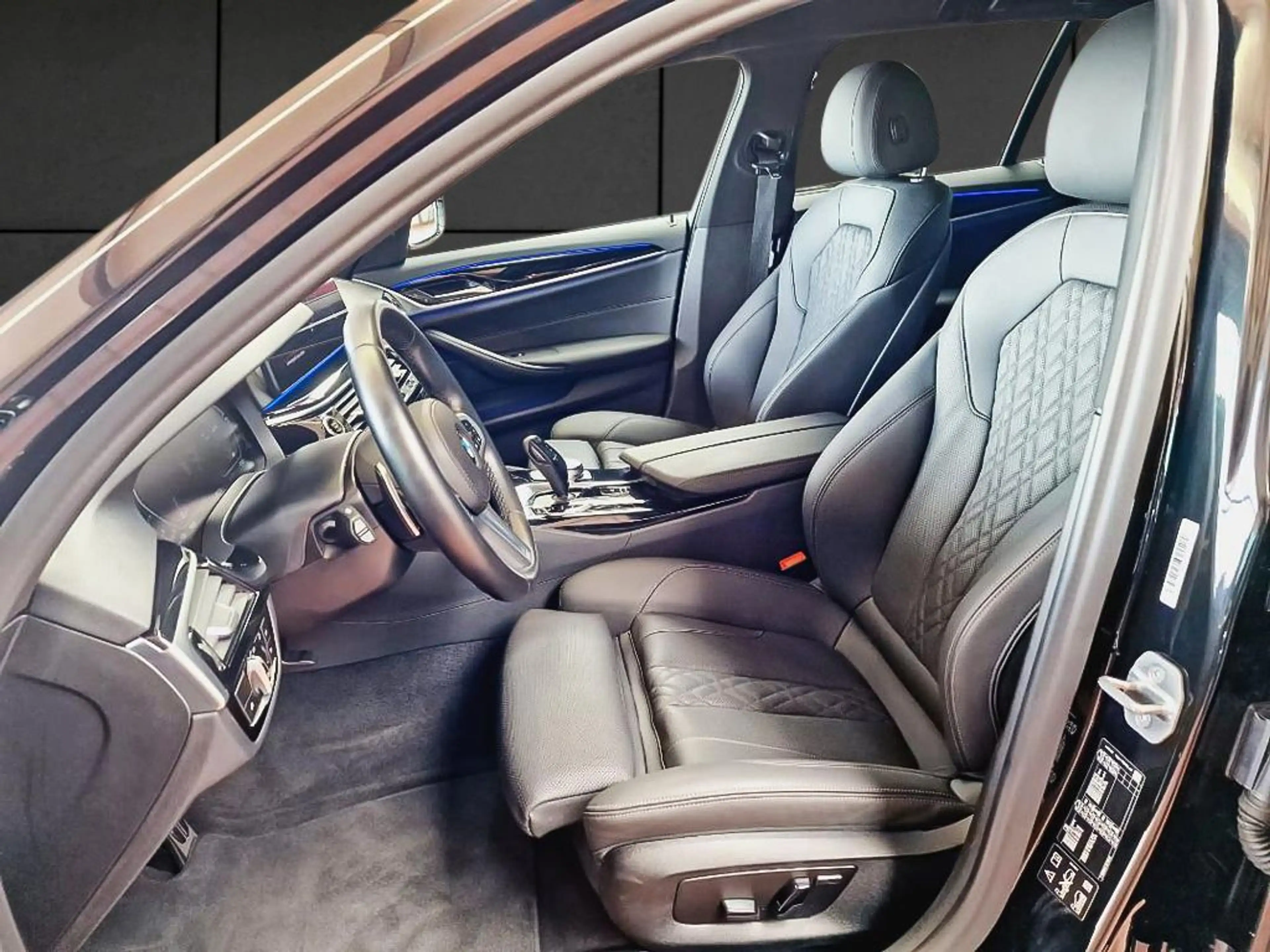 BMW 540 d xDrive Tour M Sport HeadUp AHK Kamera DA SH — photo 5
