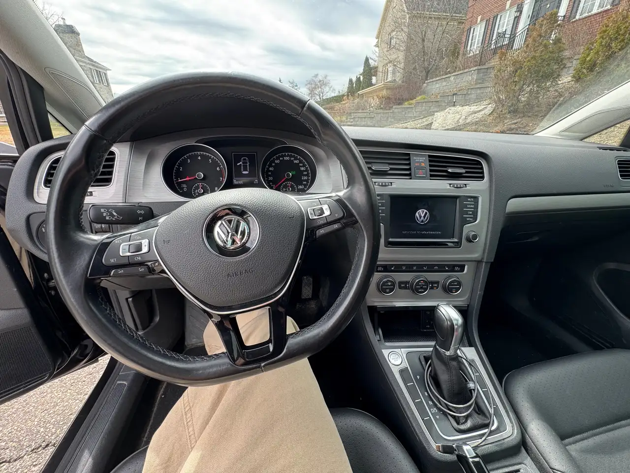 Volkswagen Golf снимка Volkswagen Golf