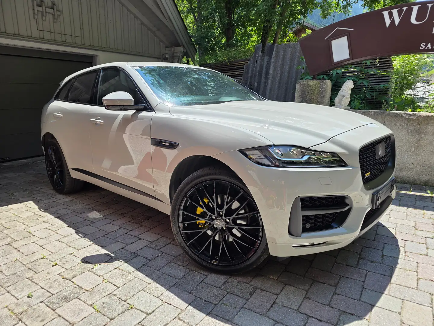 Jaguar F-Pace F-Pace 30d AWD R-Sport Aut. R-Sport Grau - 2