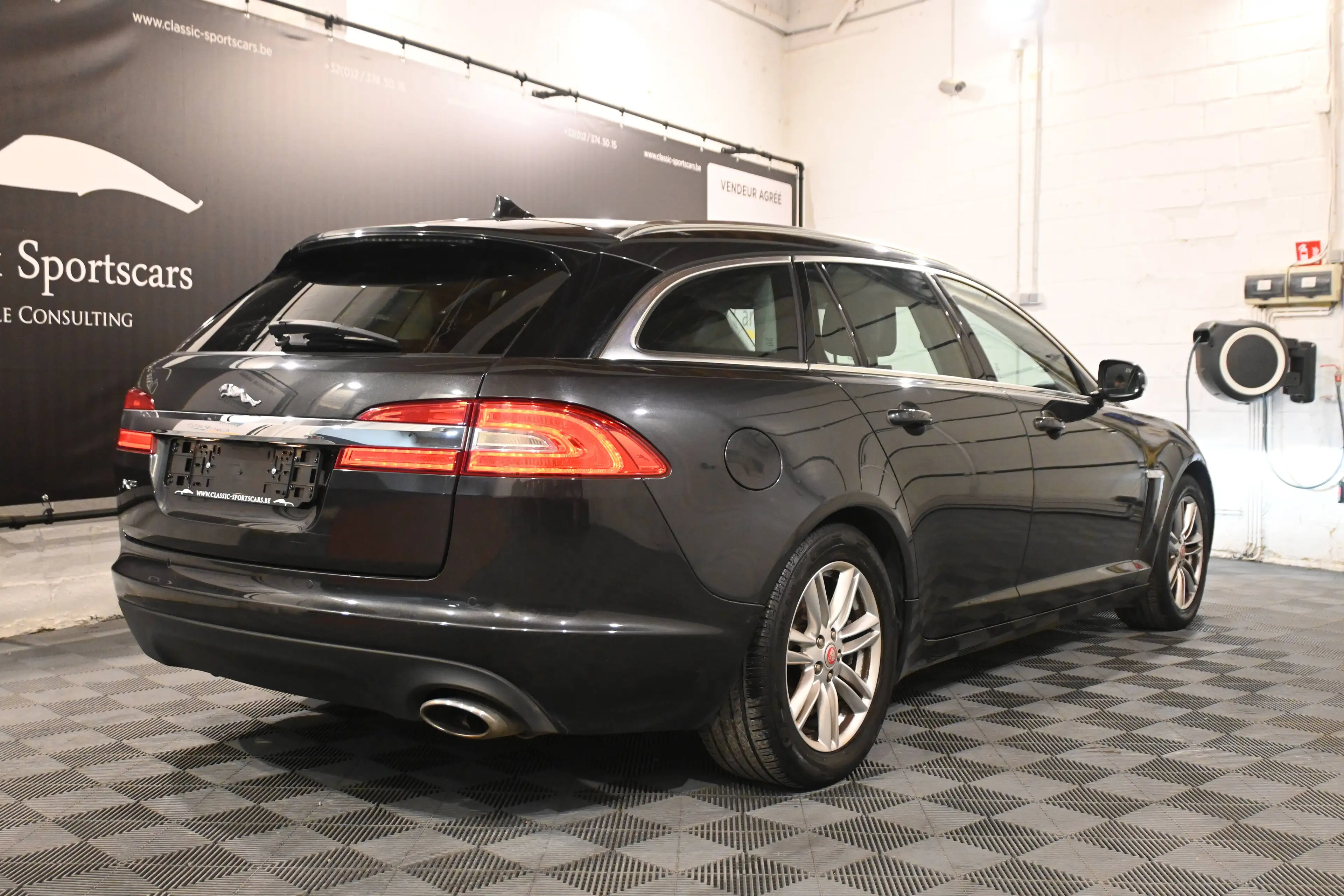 Jaguar XF XF SW 2.2 D  / BREAK / AUTO / CUIR / GPS NAVI / CAMERA / PDC !! — photo 6
