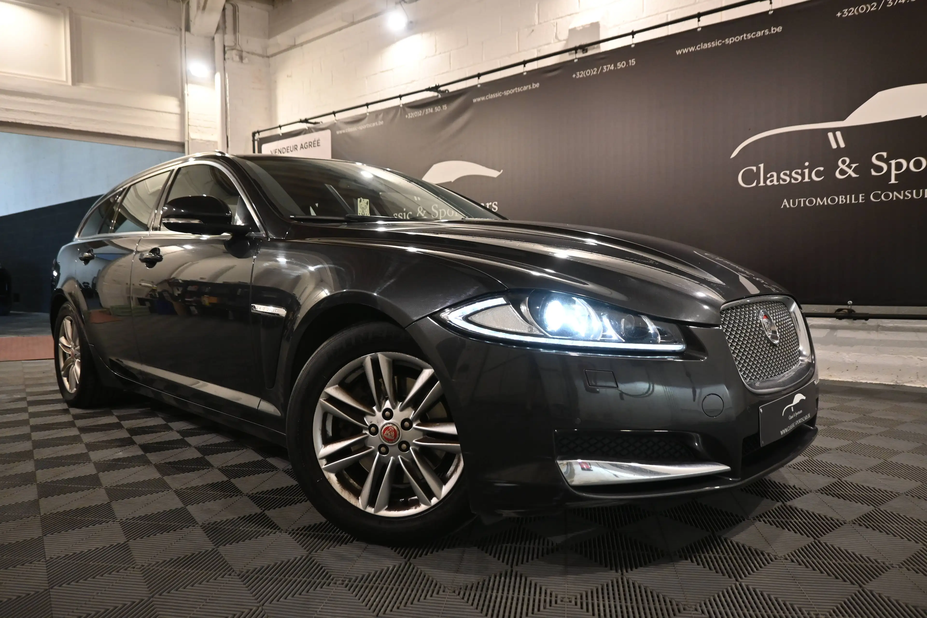 Jaguar XF XF SW 2.2 D  / BREAK / AUTO / CUIR / GPS NAVI / CAMERA / PDC !! — photo 3