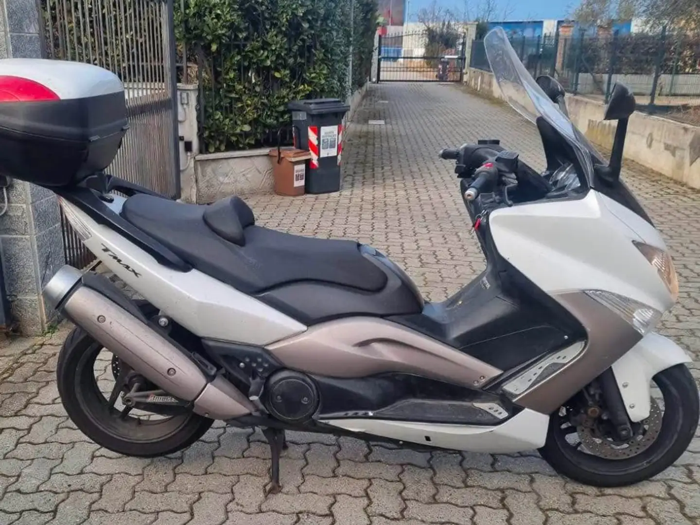 Yamaha TMAX 500 Stříbrná - 2
