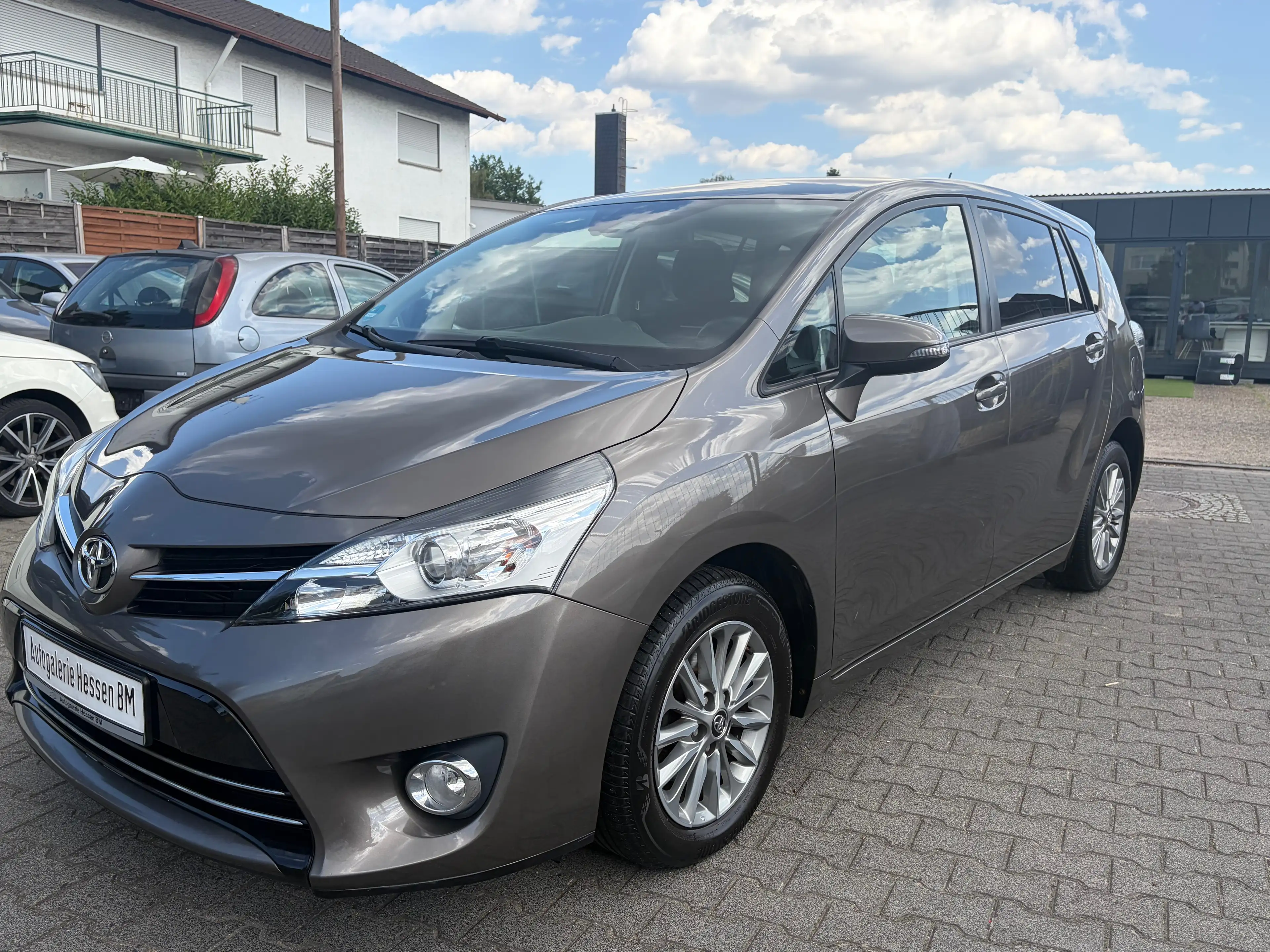 Toyota Verso Kamera*AHK*SHZ*Temp.*Navi*BT*HU/AU Neu*Klima — photo 2