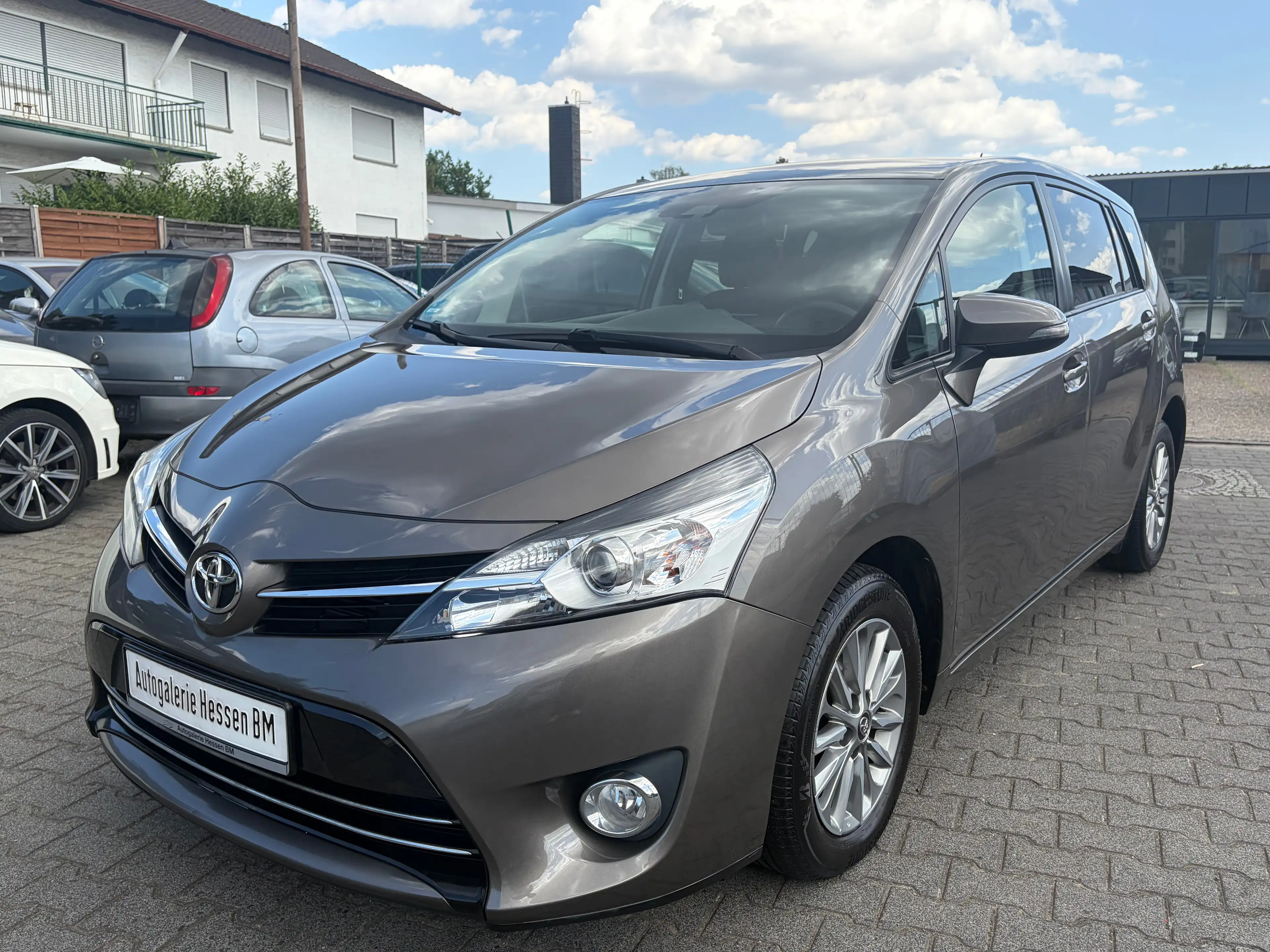 Toyota Verso Kamera*AHK*SHZ*Temp.*Navi*BT*HU/AU Neu*Klima