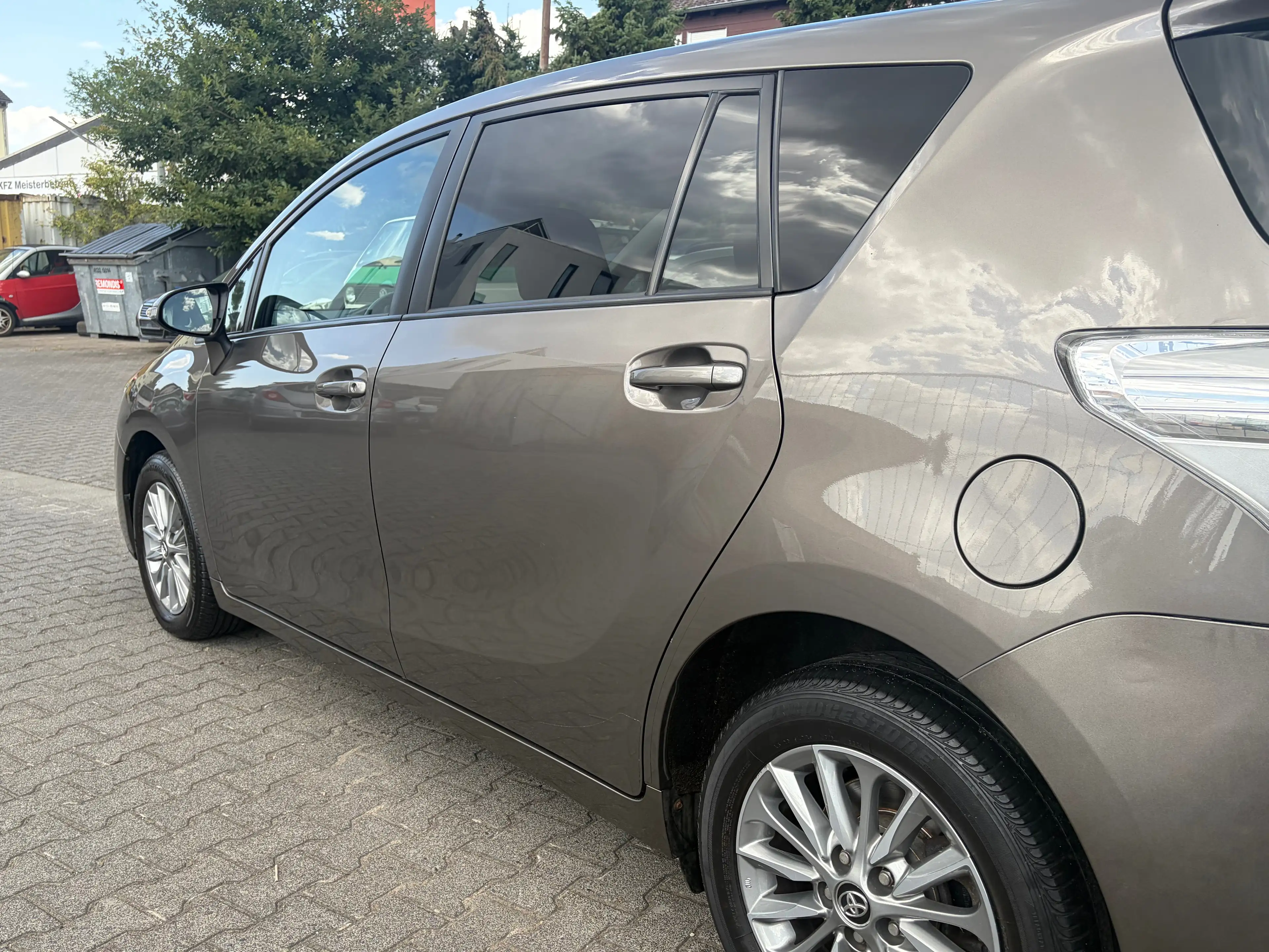 Toyota Verso Kamera*AHK*SHZ*Temp.*Navi*BT*HU/AU Neu*Klima — photo 5