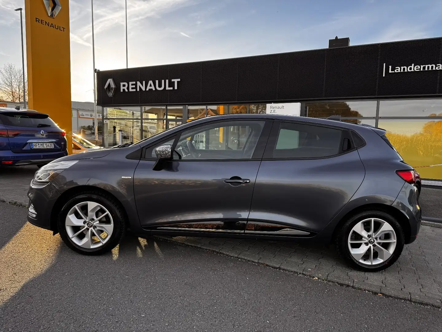 Renault Clio LIMITED DELUXE TCe 90 KLIMA+NAVI+PDC+SITZH Gris - 2