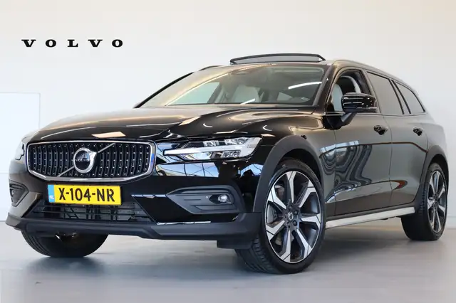 Volvo V60 Cross Country B5 250PK AWD Ultimate | Pano-dak | 20" | Trekhaak