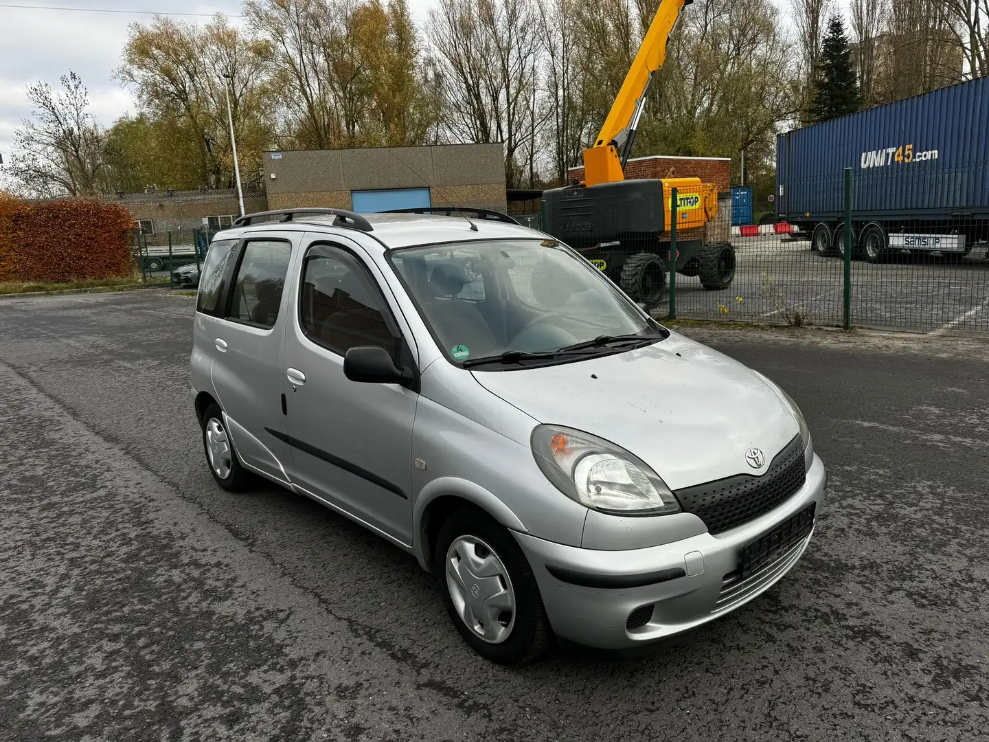 Toyota Yaris 1.3i 16v AIRCO CLIMATISÉ VÉHICULE ALLEMAND Argent - 2