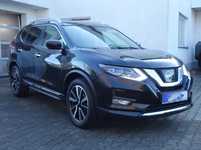 Nissan X-Trail Tekna Leder AHK Navi PANO ACC DAB