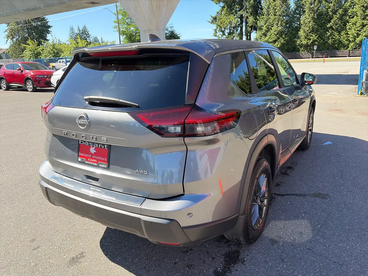 Nissan Rogue снимка Nissan Rogue