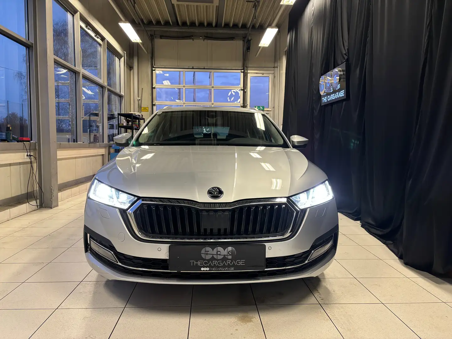 Skoda Octavia Style 2,0 TDI Gris - 2