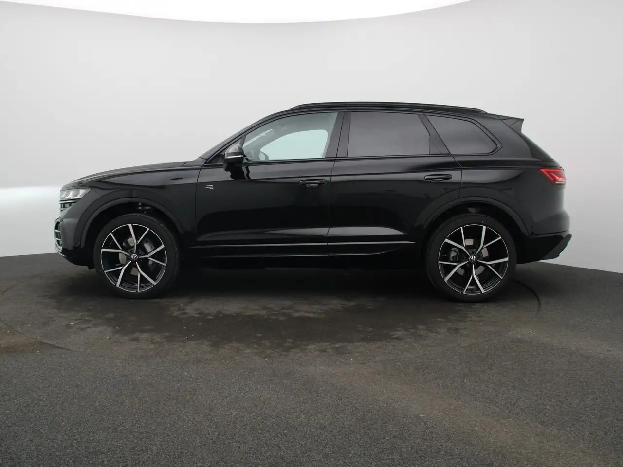Volkswagen Touareg R-Line Black 3.0 TDI 4M DSG / Pano, AHK 5