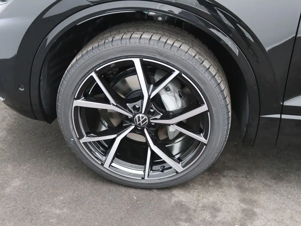 Volkswagen Touareg R-Line Black 3.0 TDI 4M DSG / Pano, AHK 10