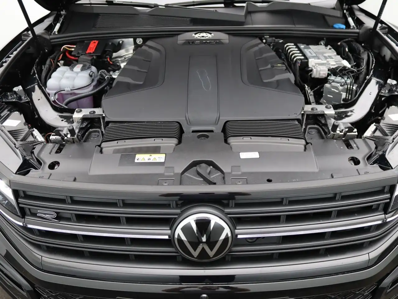 Volkswagen Touareg R-Line Black 3.0 TDI 4M DSG / Pano, AHK 19