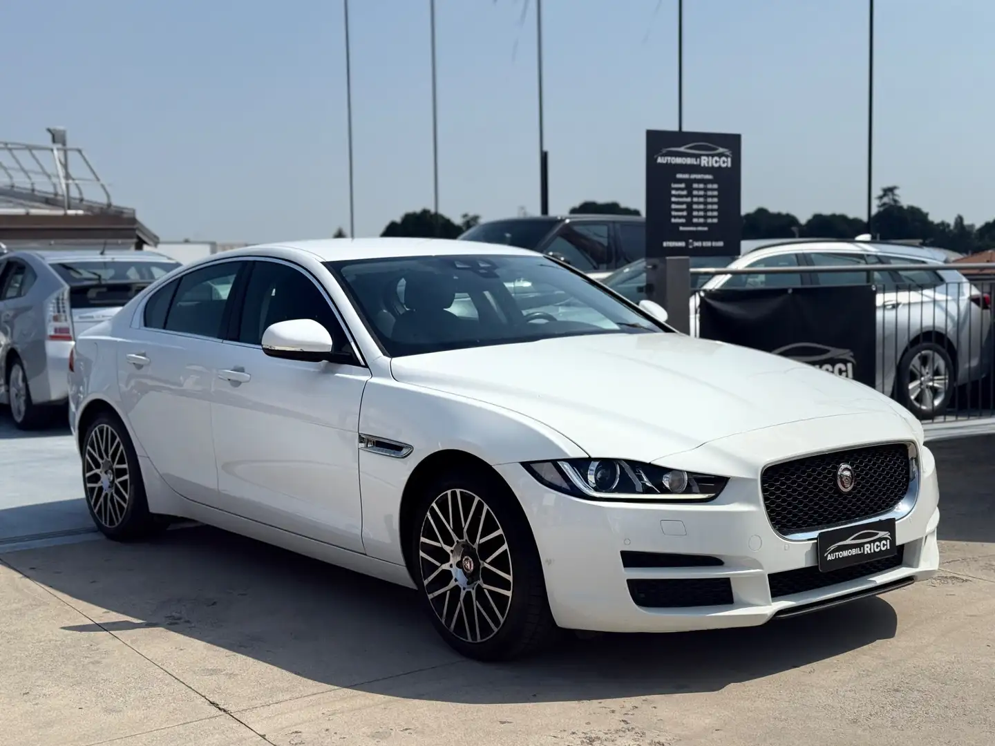 Jaguar XE 2.0 D 180 CV aut. Prestige Bianco - 1