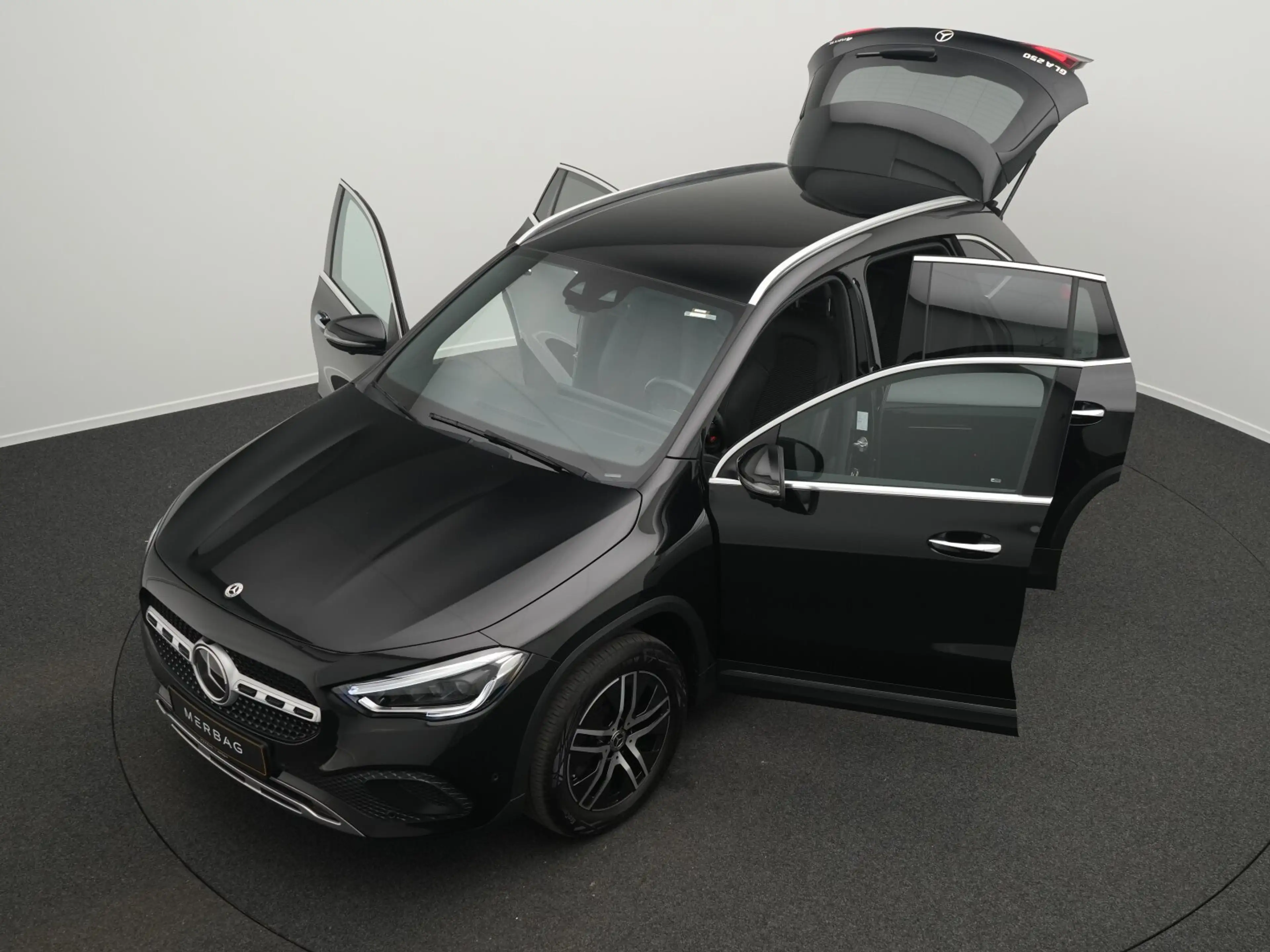 Mercedes-Benz GLA 250 GLA 250 4MATIC Progressive-Line Multi+360°+Apple — photo 14