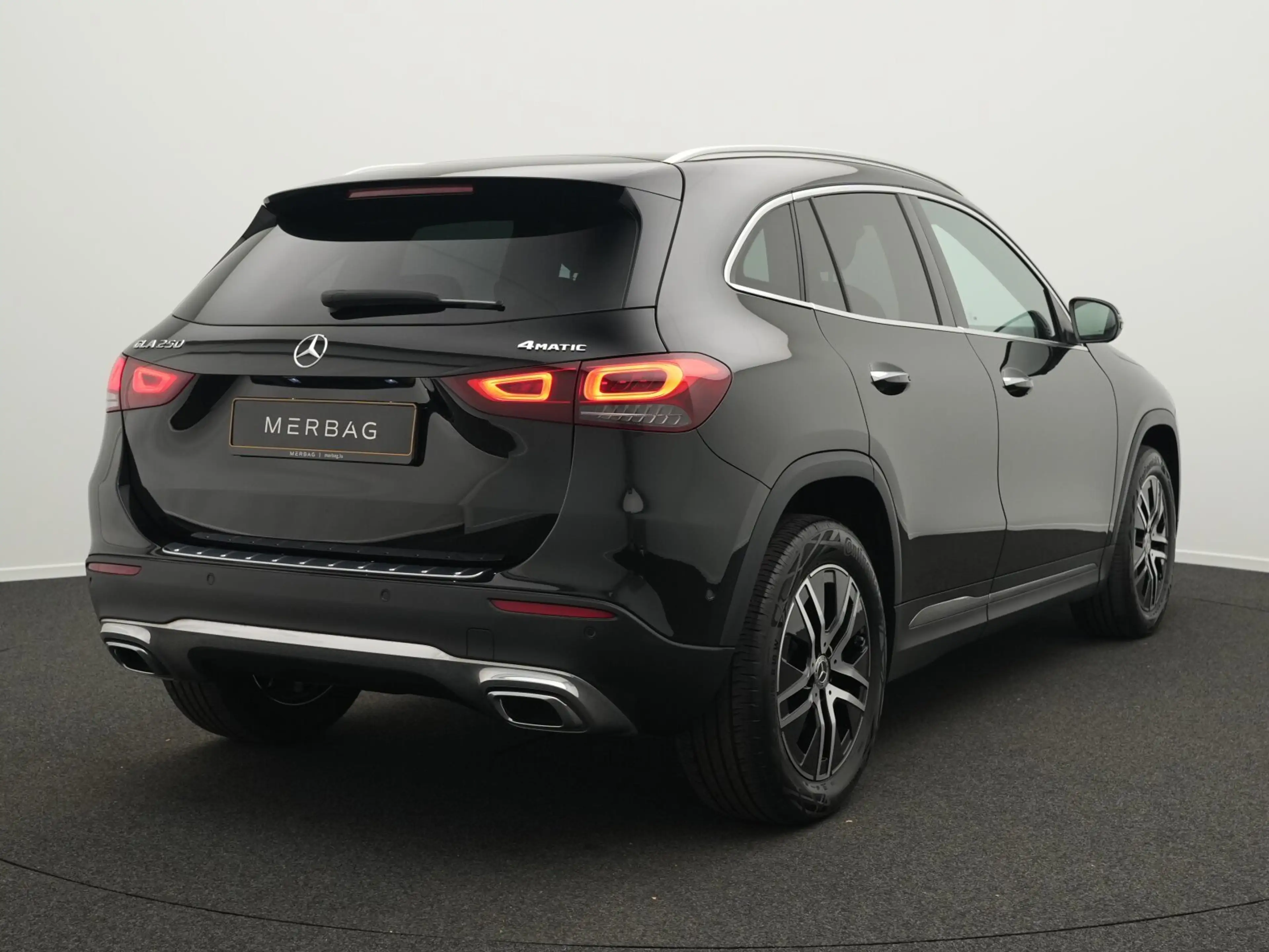 Mercedes-Benz GLA 250 GLA 250 4MATIC Progressive-Line Multi+360°+Apple — photo 3