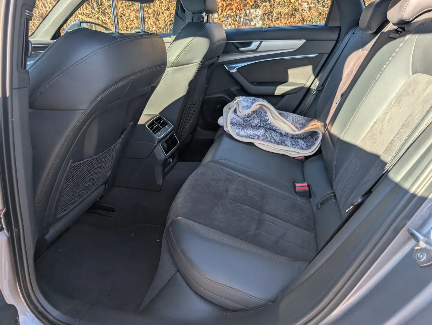 Audi A6 A6 Avant 40 TDI quattro S-tronic Grau - 2