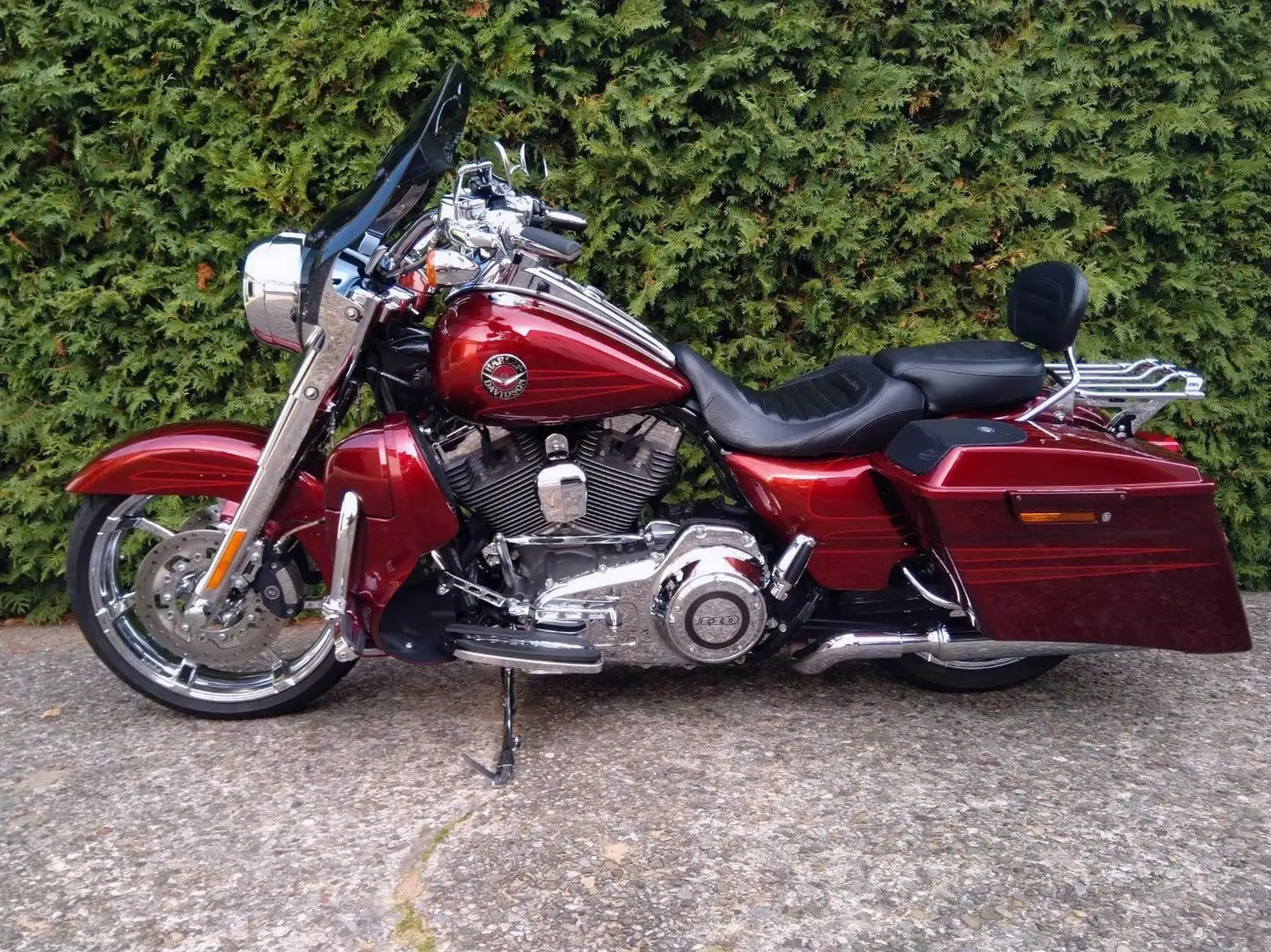 Harley-Davidson Road King FLHRSE CVO 1.Hand Deutsches Modell Roşu - 1