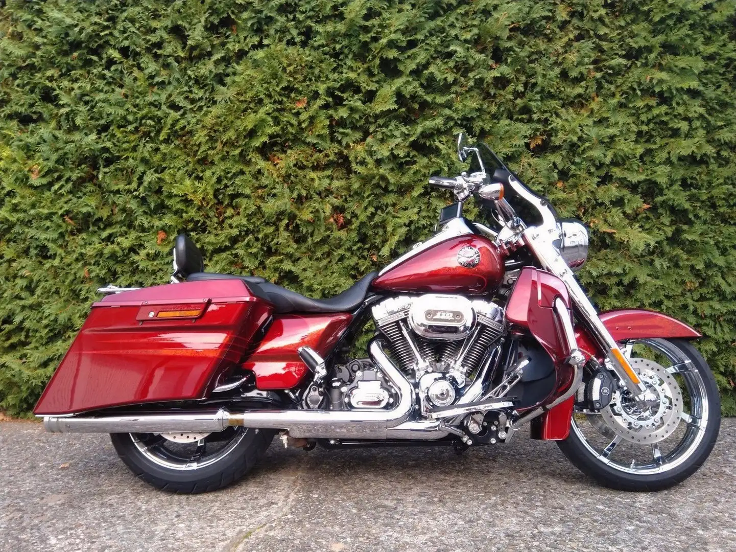 Harley-Davidson Road King FLHRSE CVO 1.Hand Deutsches Modell Roşu - 2