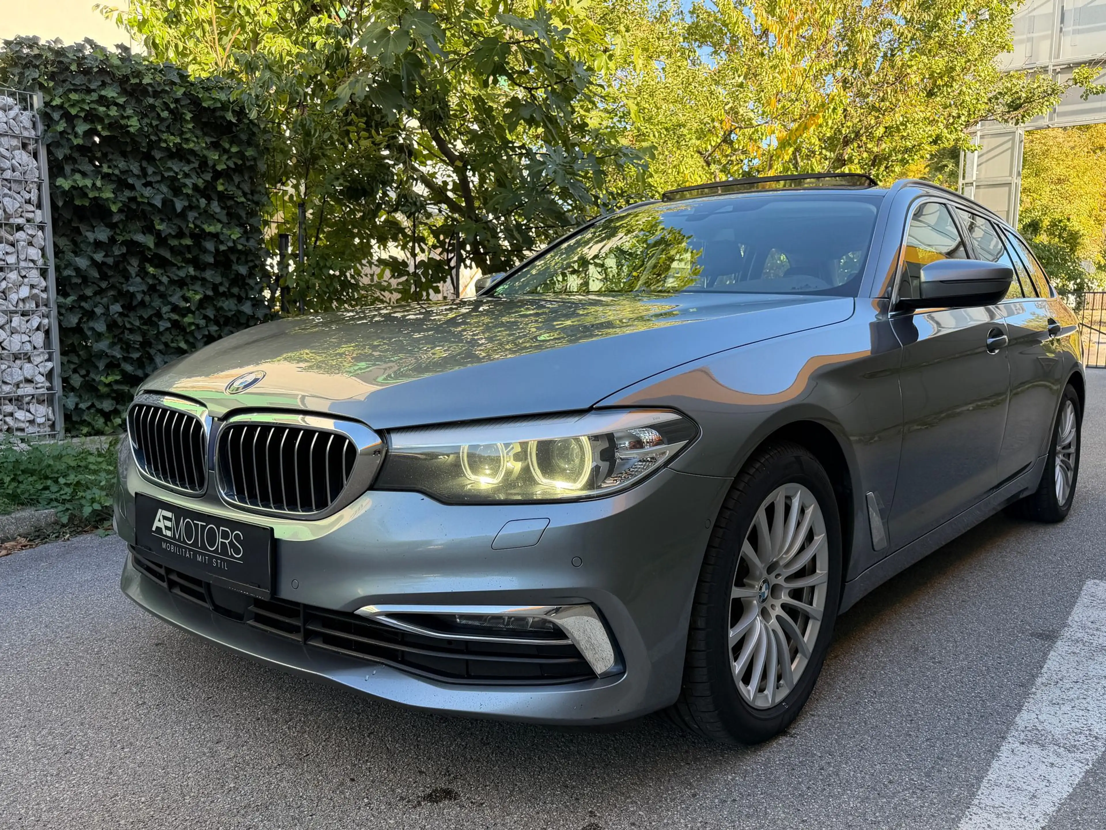 BMW 530 //VOLL//KREDIT-GARANTIE//PANO//LUXURY-LINE// — photo 6