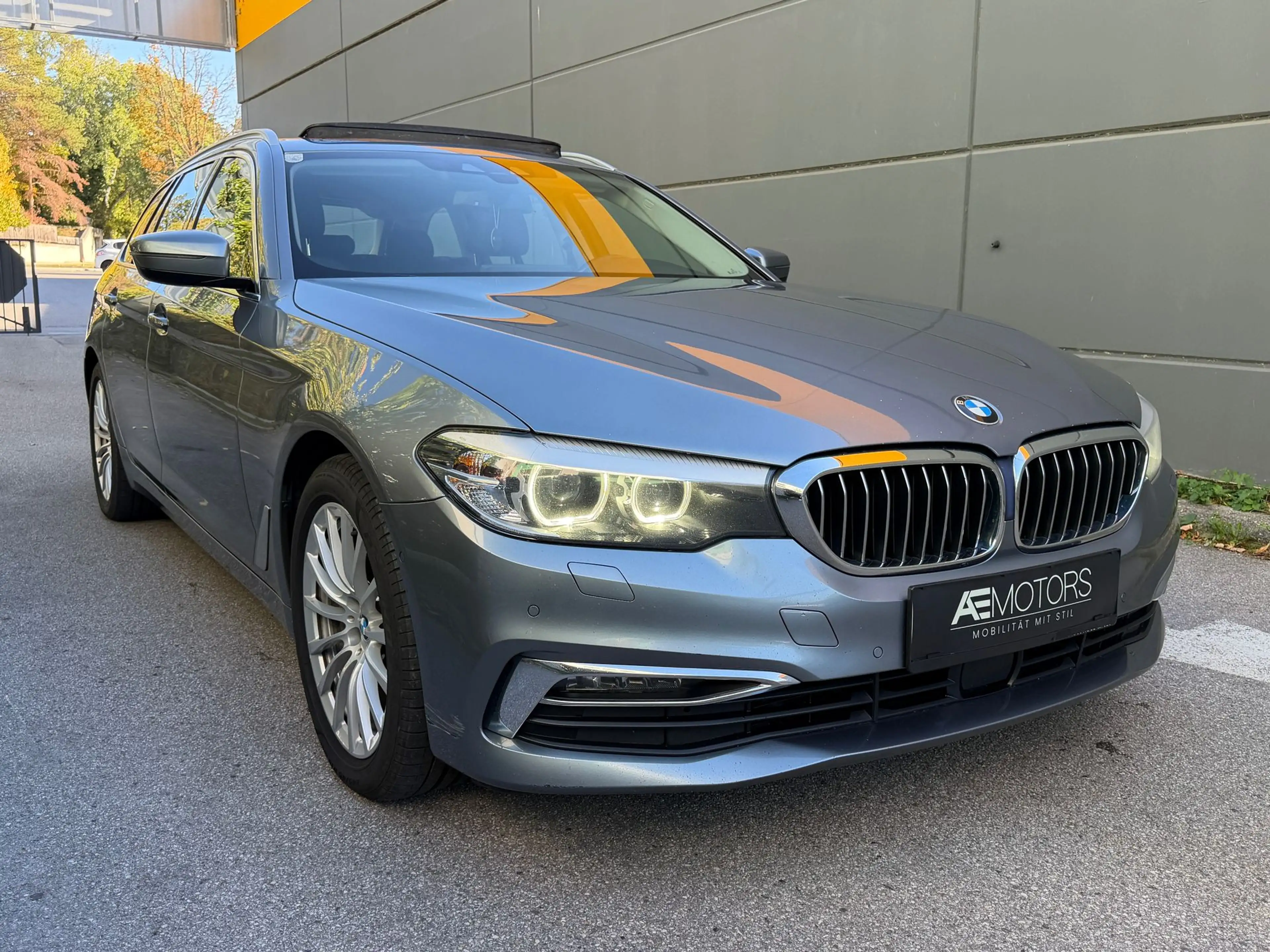 BMW 530 //VOLL//KREDIT-GARANTIE//PANO//LUXURY-LINE// — photo 2