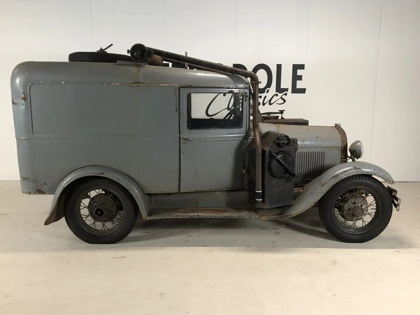 Ford A Kolengas OLD PRICE: € 29.000,- M0709 Šedá - 2