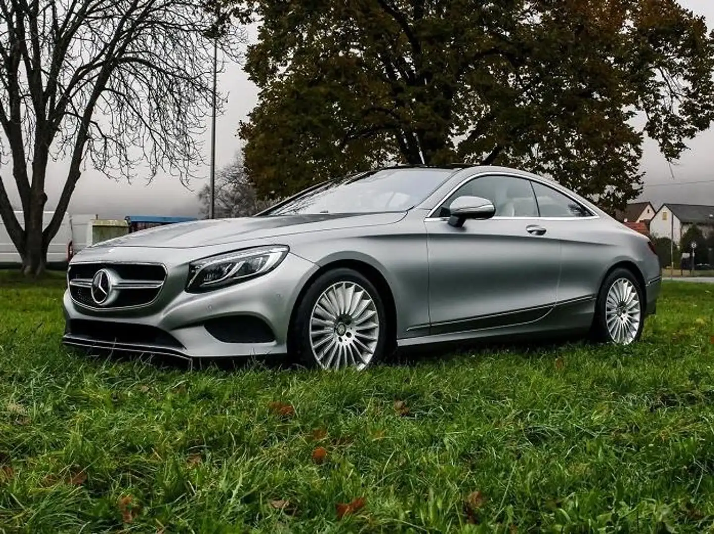 Mercedes-Benz S 500 4MATIC Coupe with luxurious equipment - 1