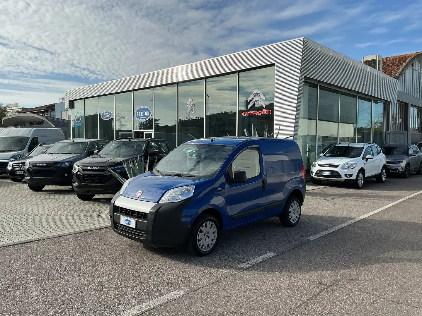 Fiat Fiorino 1.4 8V Natural Power Blau - 1