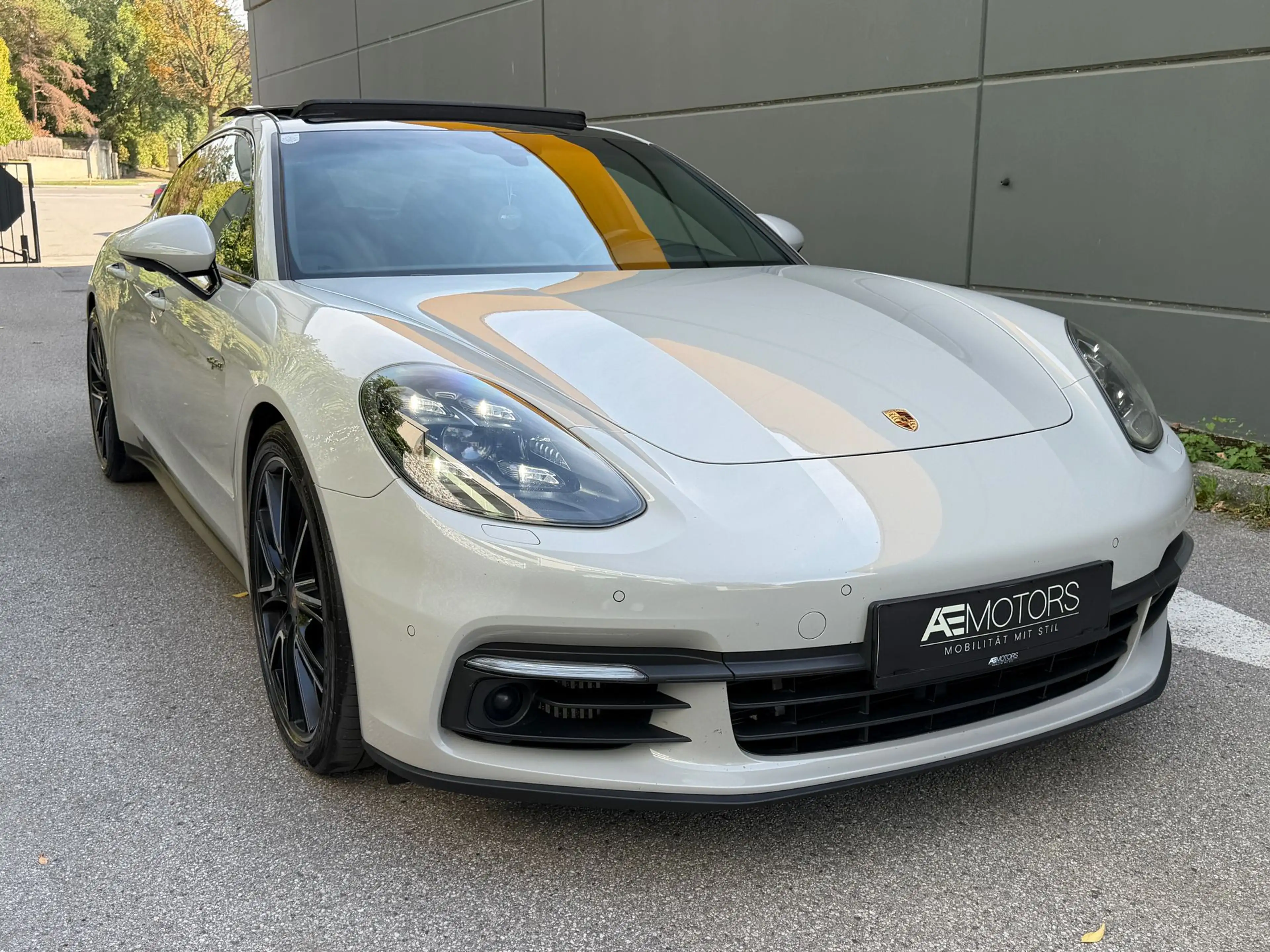 Porsche Panamera //MEGA//PANO//GARANTIE-KREDIT// — photo 2