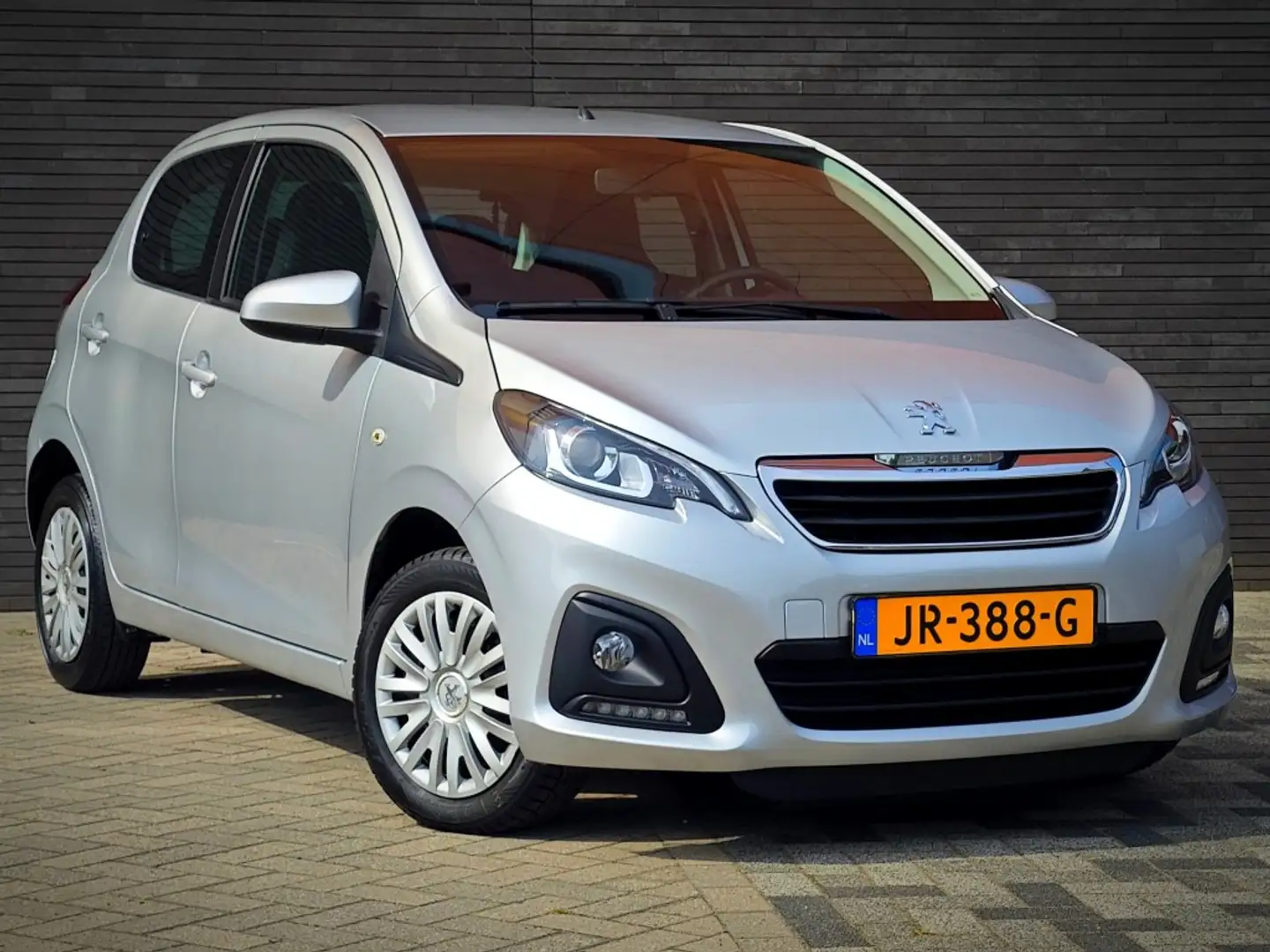 Peugeot 108 1.0 E-VTI ENVY - AIRCO/CRUISE/BLUETOOTH/NAP Grijs - 2