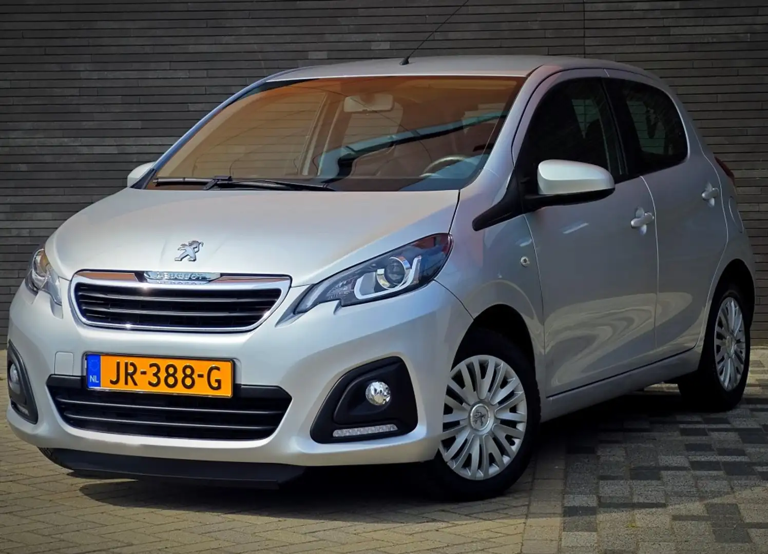Peugeot 108 1.0 E-VTI ENVY - AIRCO/CRUISE/BLUETOOTH/NAP Grijs - 1