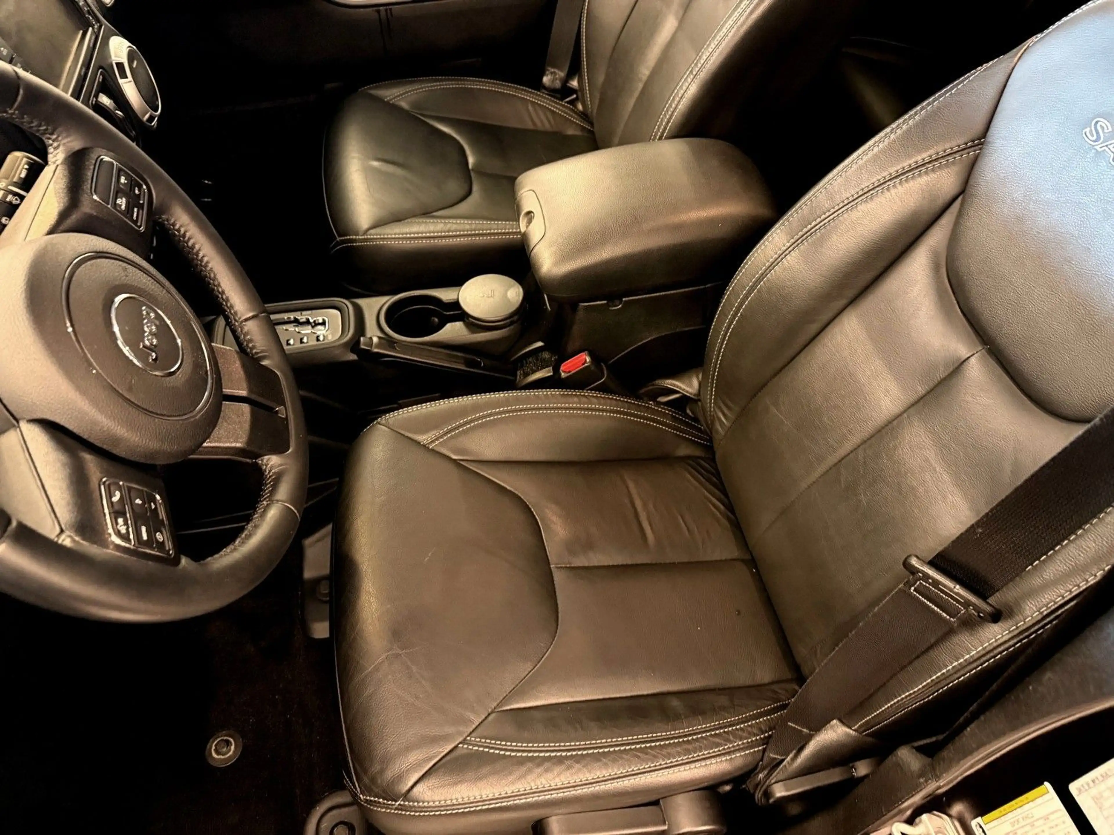 Jeep Wrangler 2.8 CRD Sahara Unlimited Leder Klima Autom Navi — photo 11