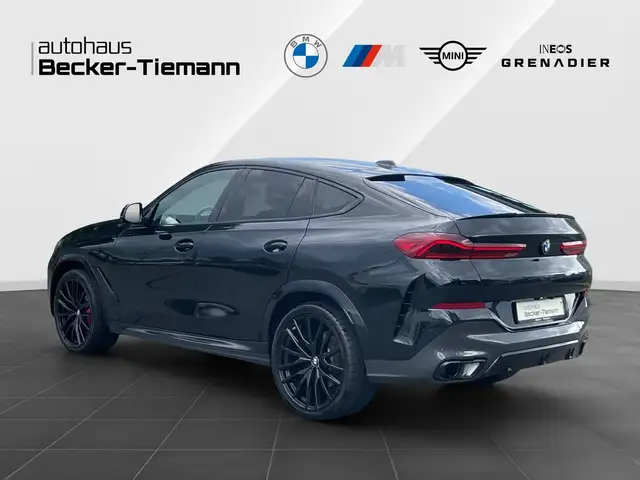 BMW X6 view 4