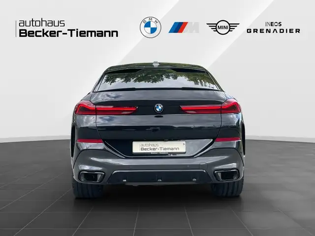 BMW X6 view 5